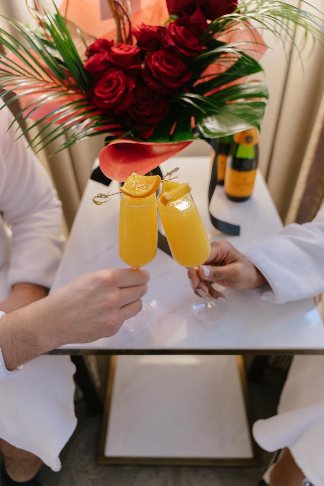 โรงแรมเบิร์ค มอนทรีออล มอนทรีอัล ภายนอก รูปภาพ Bellini cocktail