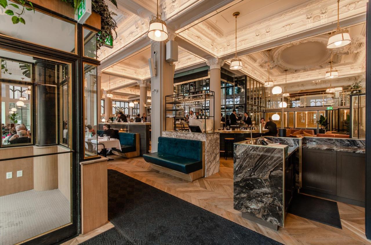 โรงแรมเบิร์ค มอนทรีออล มอนทรีอัล ภายนอก รูปภาพ The interior of the restaurant