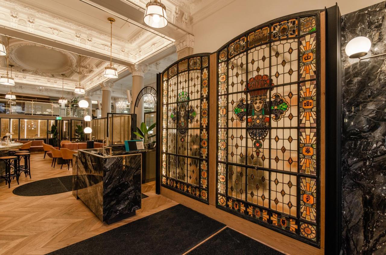 โรงแรมเบิร์ค มอนทรีออล มอนทรีอัล ภายนอก รูปภาพ The interior of the hotel